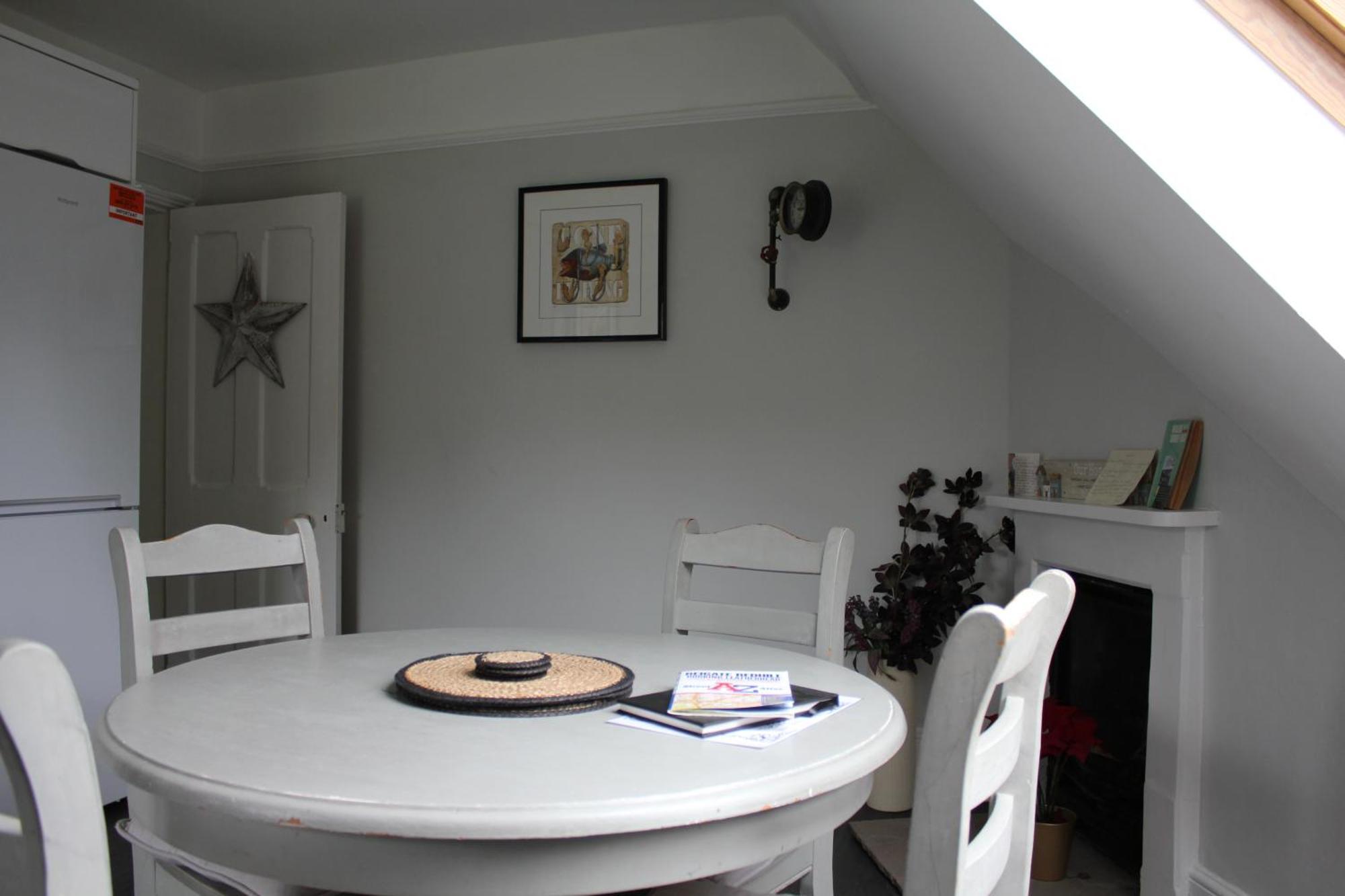 Lovely 3 Bed Condo Reigate Exterior photo