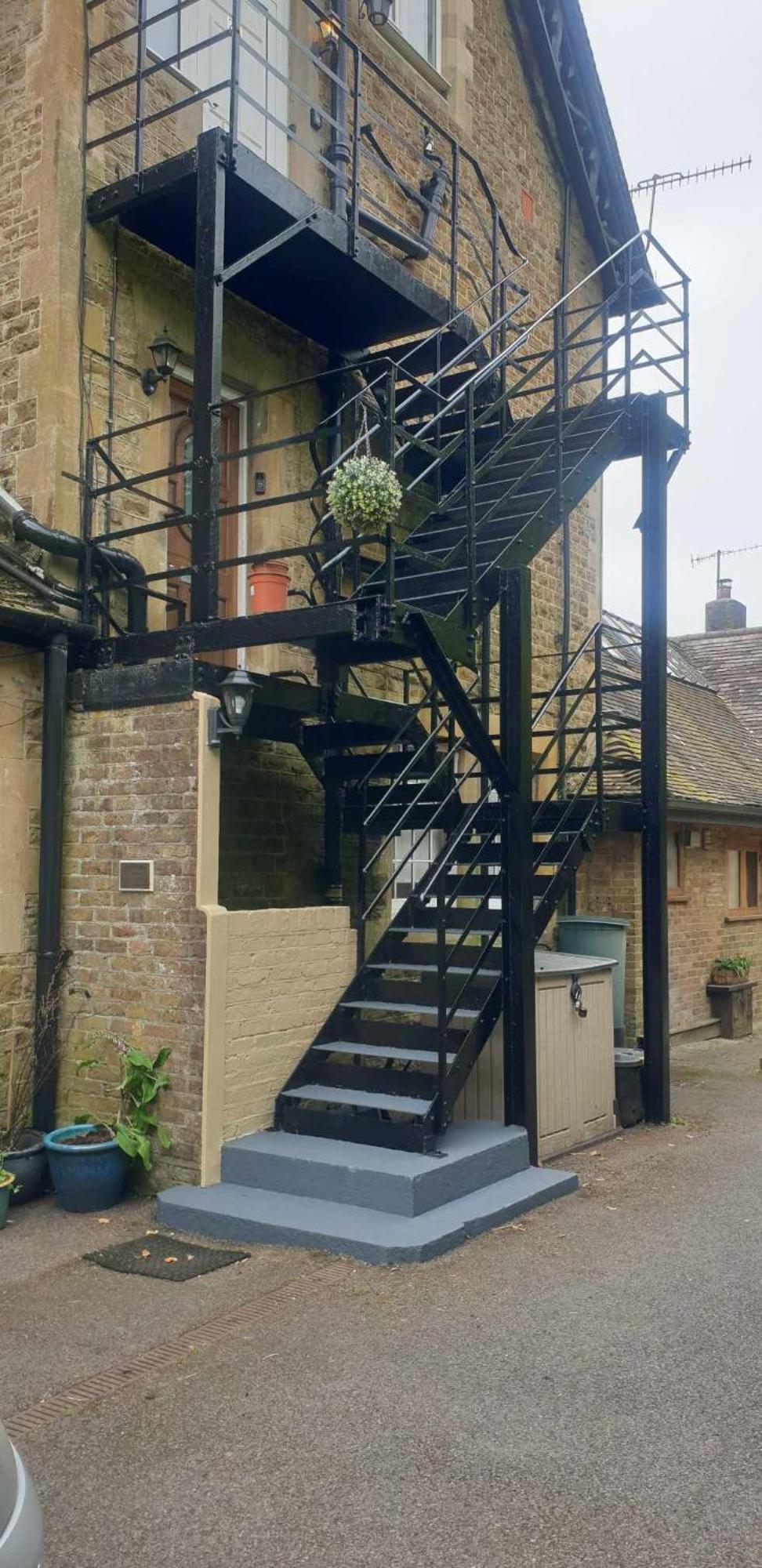 Lovely 3 Bed Condo Reigate Exterior photo
